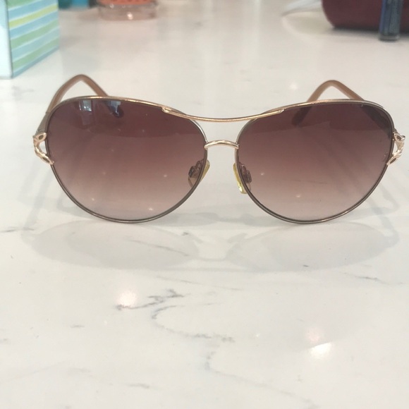 Tahari Accessories - Tahari gold aviator sunglasses Tahari Accessories - Tahari gold aviator sunglasses